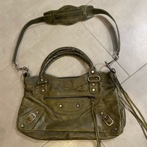 The classic city moto army green genuine leather bag